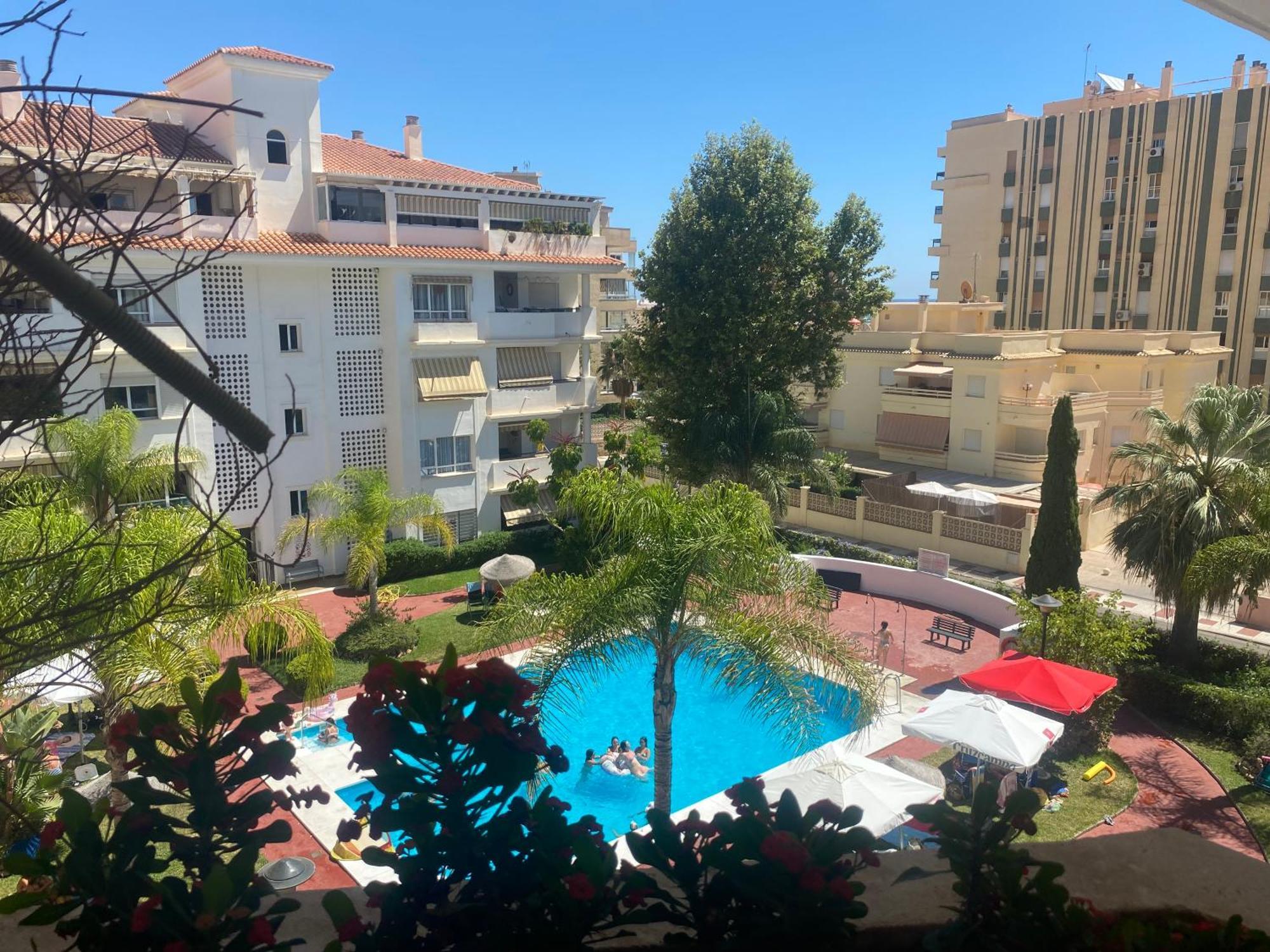 トレモリノスCarihuela Plaza Del Remoアパートメント エクステリア 写真